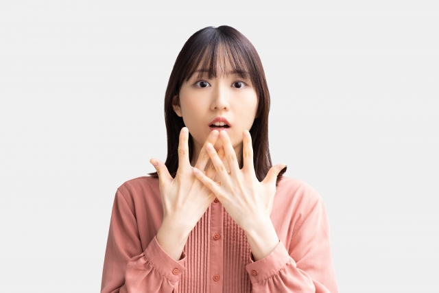 他人のパニック発作を目撃したとき、周囲はどうすればいい？支援者のための実践マニュアル